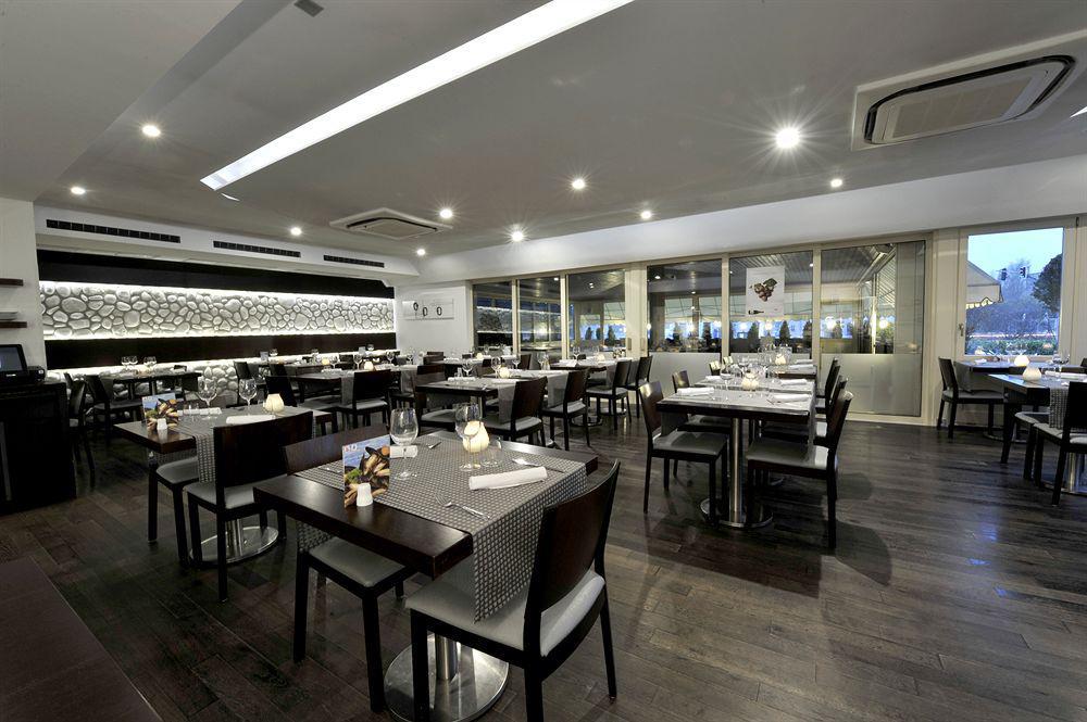 Bivius Hotel Restaurant Luxembourg Strassen Buitenkant foto