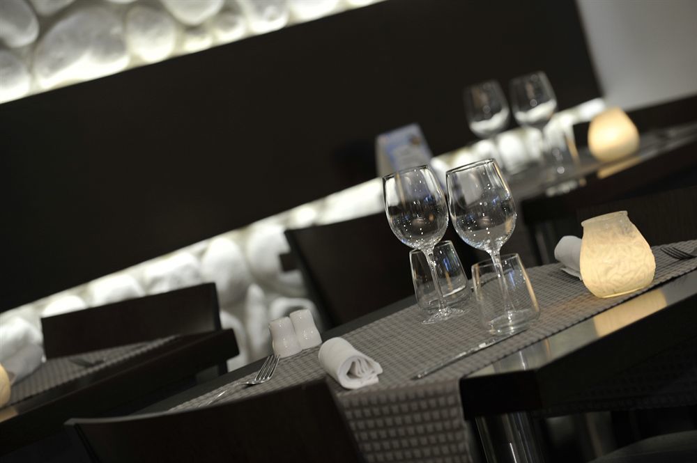 Bivius Hotel Restaurant Luxembourg Strassen Buitenkant foto